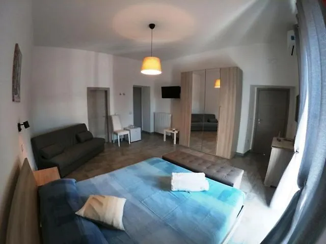 Tra Monti E Mare Bed and Breakfast 4*