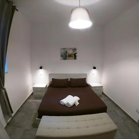 Tra Monti E Mare فندق مبيت وإفطار أولياسترو تشيلنتو