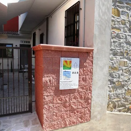 فندق مبيت وإفطار Tra Monti E Mare