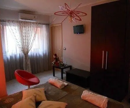 فندق مبيت وإفطار Tra Monti E Mare 4*